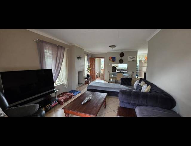 3 BEDROOM HOUSE FOR SALE IN HENLEY-ON-KLIP
